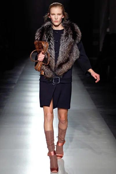 Look 13